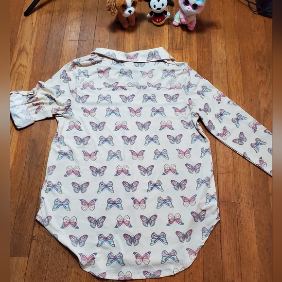 LuLaRoe Collared Button Up Long Sleeve Top With Butterflies - Picture 9 of 12